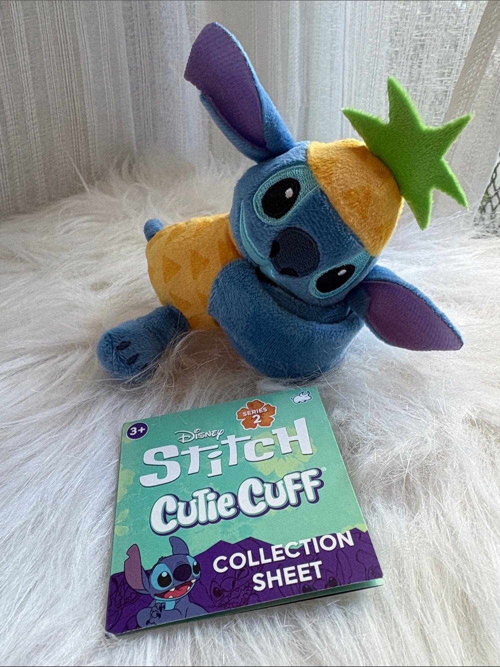 Disney - Stitch Cutie Cuff - Pineapple version- Bullsitoy